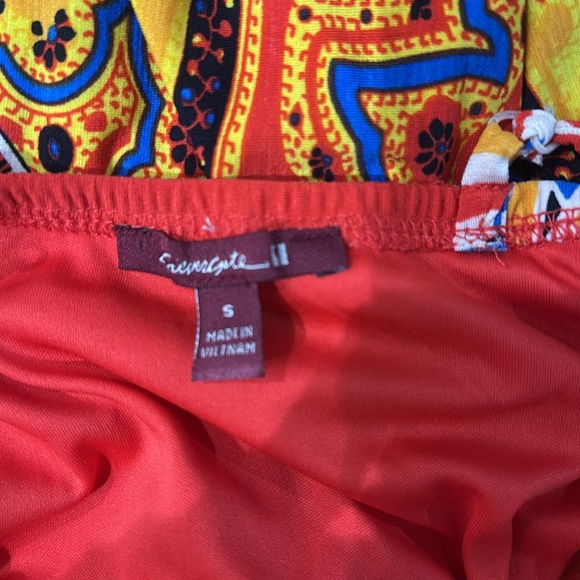 Multicolor Patterned Dress - Picture 3 of 3